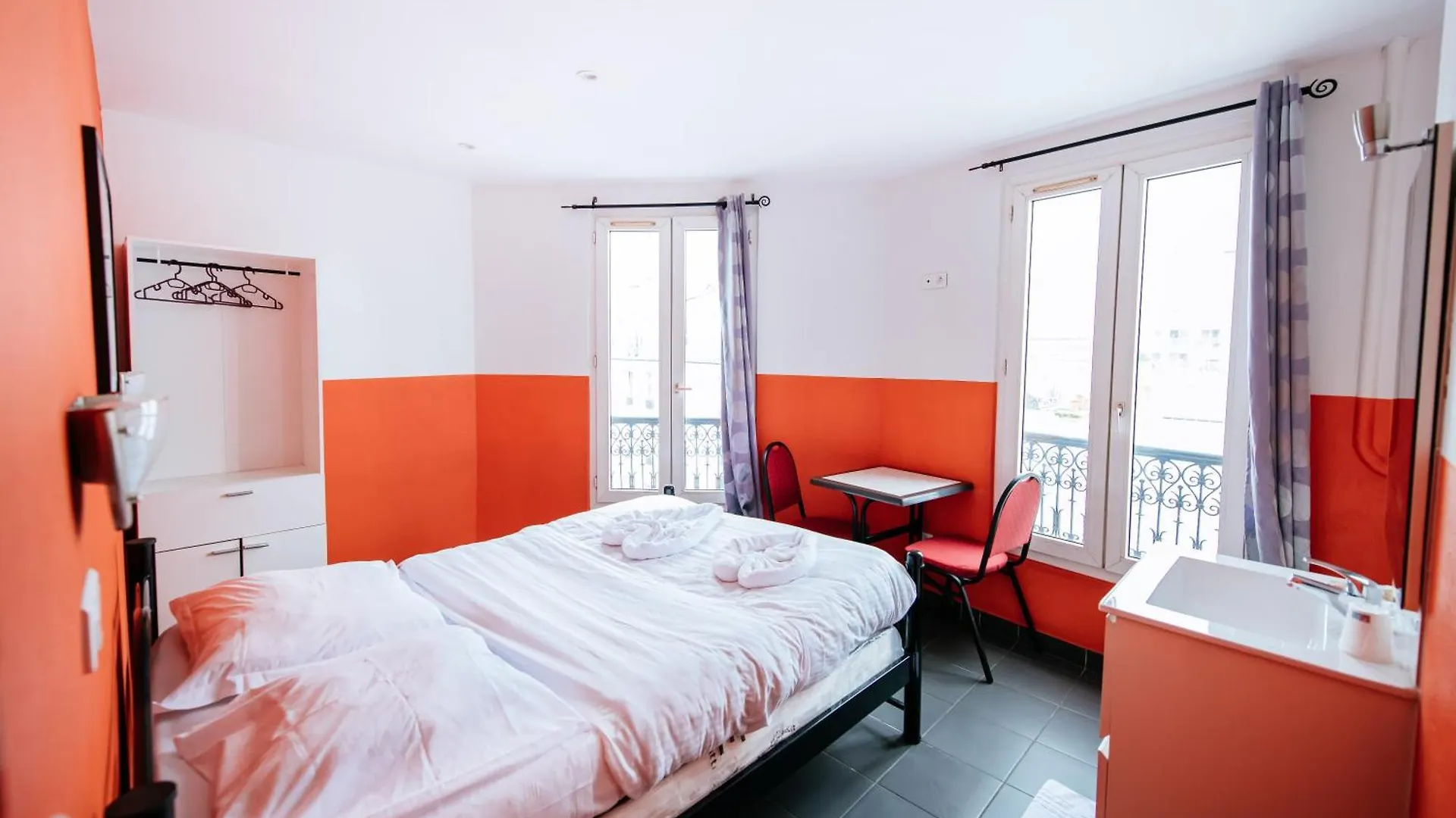 Hotel De La Poste Paris