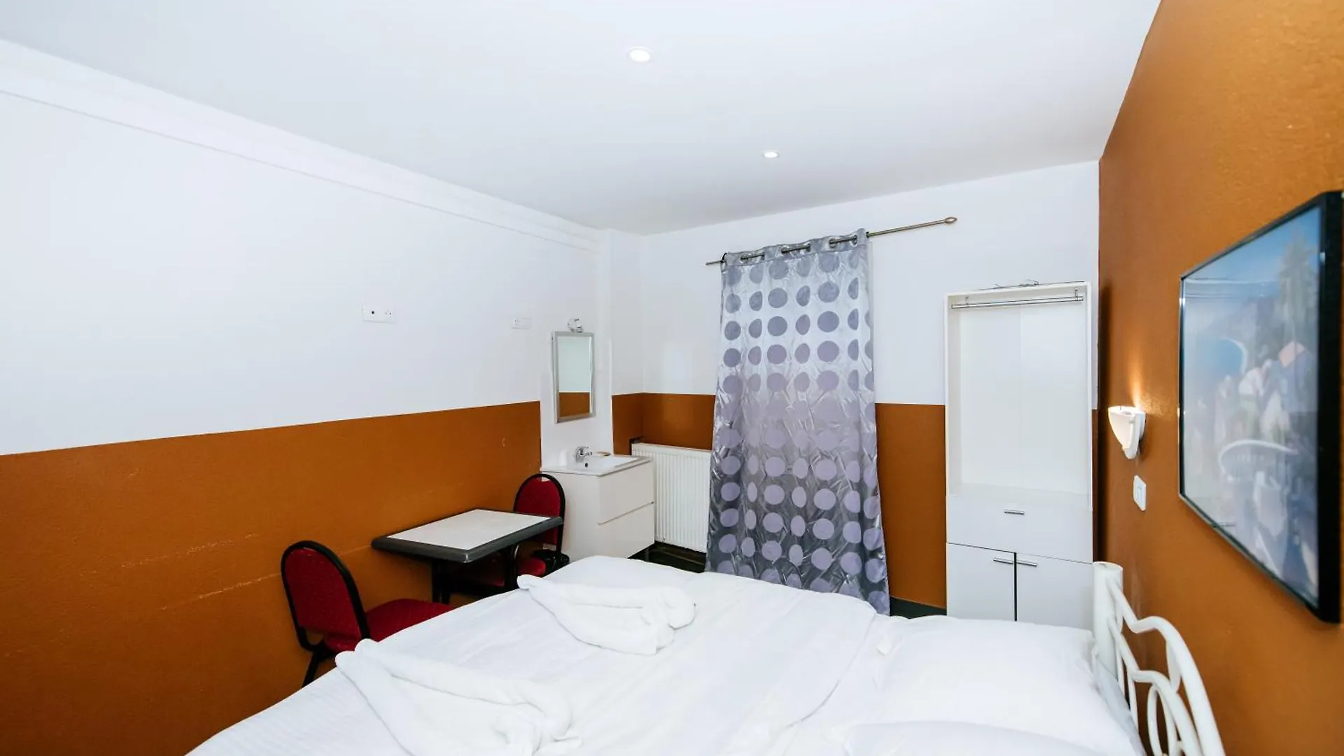 Hotel De La Poste Paris